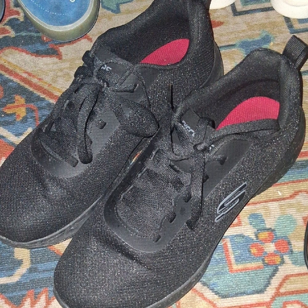 Skechers Men's Black Slip Resistant Restaurant Sneakers with Red Accents